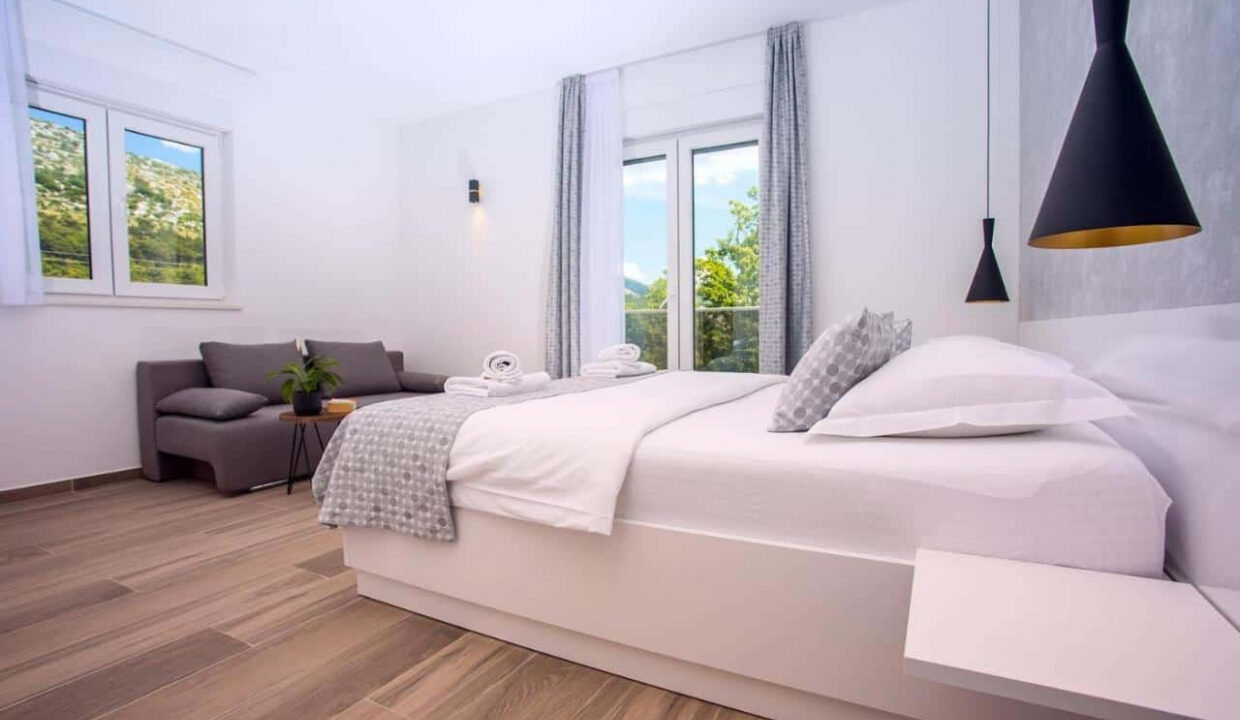 Modernes Haus in der Region Omis