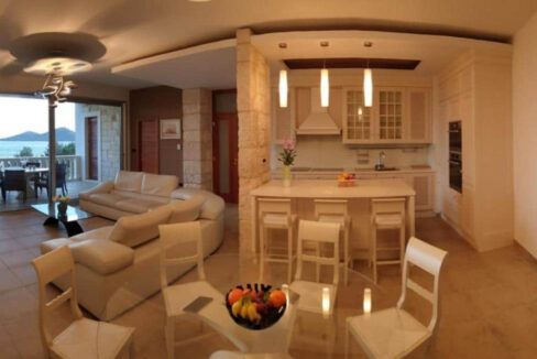 Erstaunliches Haus bei Pakostane