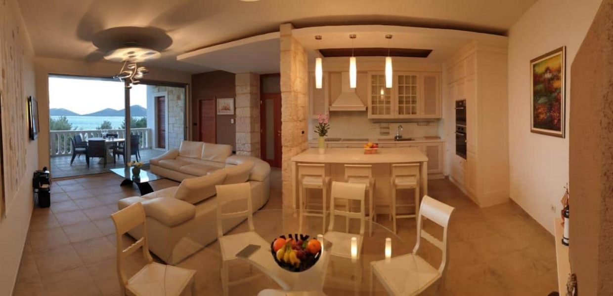 Erstaunliches Haus bei Pakostane