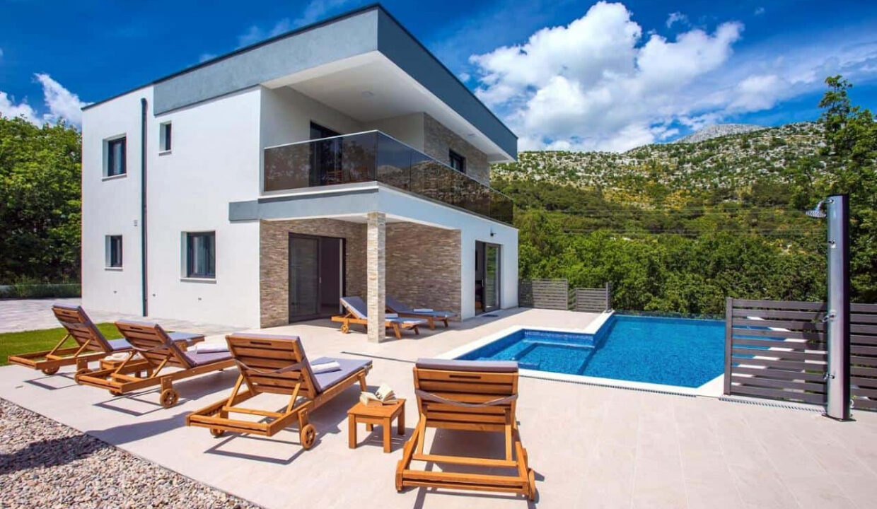 Modernes Haus in der Region Omis