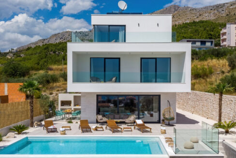 Ausgezeichnete neue Villa in Split
