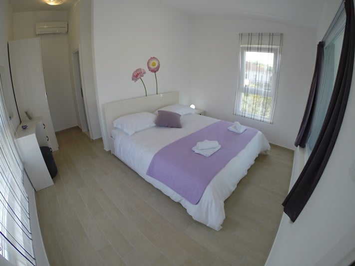Haus mit Meerblick in Okrug Gornji
