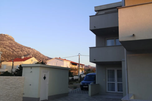 Appartementhaus mit Meerblick in Cesarica